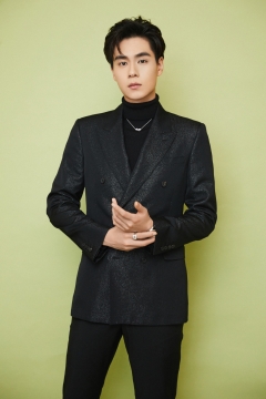 胡一天个性帅气写真