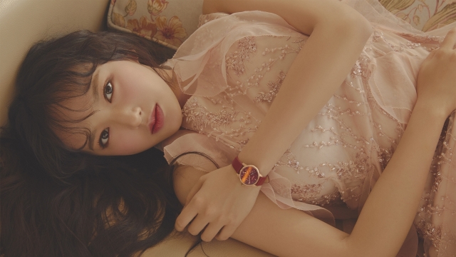 性感美女明星程潇高清桌面壁纸