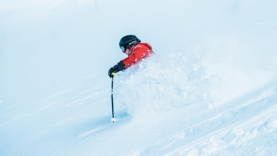 户外滑雪运动自然风光高清桌面壁纸