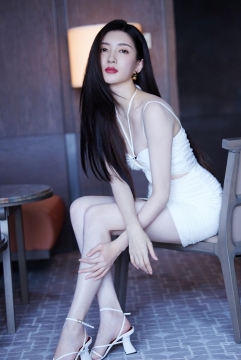 性感美女明星江疏影吊带裙妩媚诱惑写真