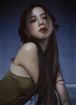 性感美女明星金智秀妩媚撩人诱惑写真