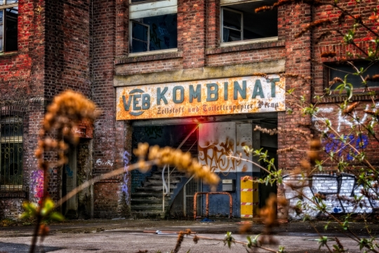 城市街道古老历史红色石砖建筑