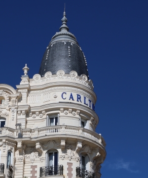 白色大理石建筑外墙精美石雕