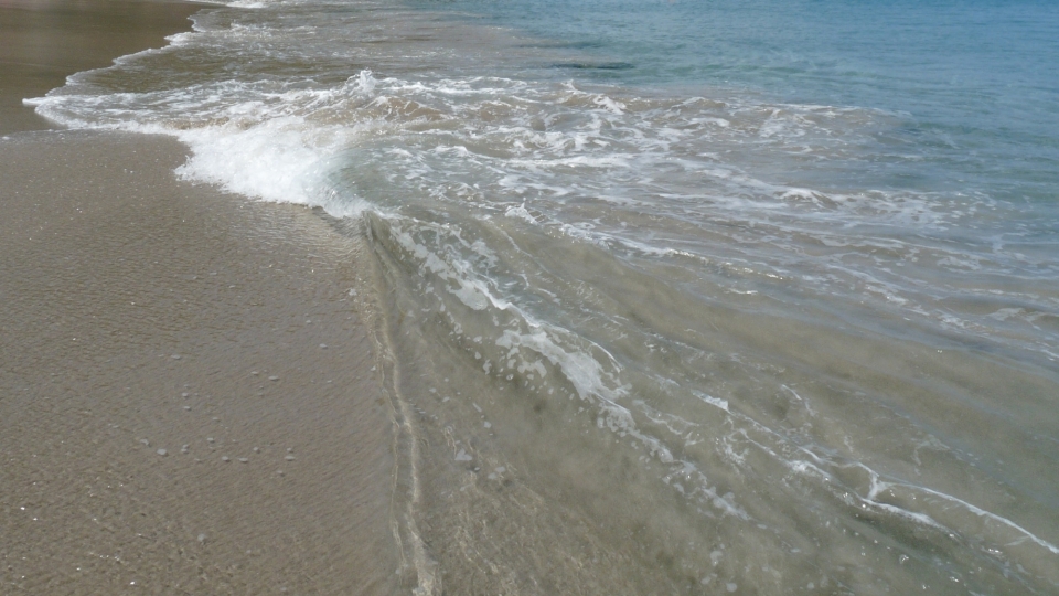 海浪浪花自然风光优美风景秀丽高清桌面壁纸