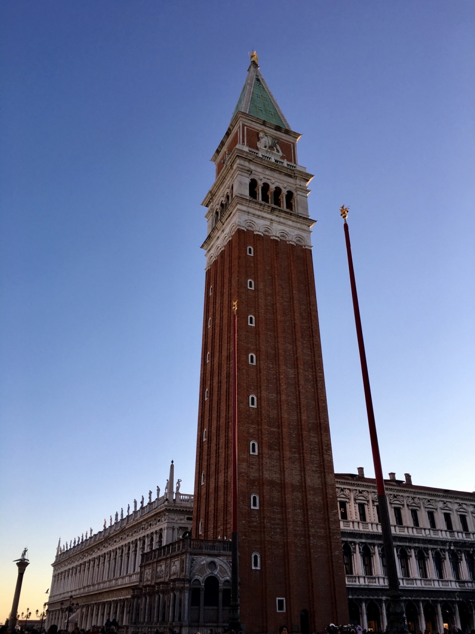意大利比萨城市尖顶高楼建筑