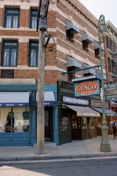 阳光城市街道古老历史商店建筑