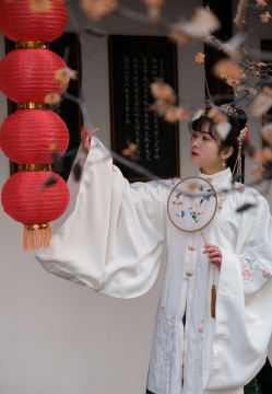 大红灯笼古风美女图片