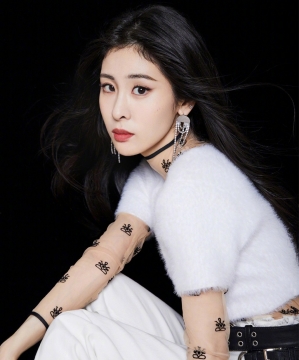 性感美女明星张碧晨妩媚优雅个性写真