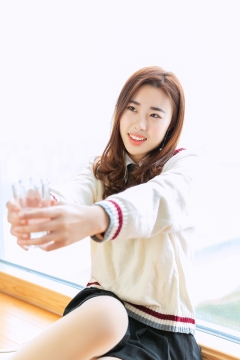 校园风清纯活力美少女