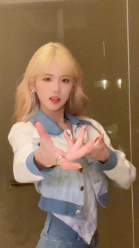 纯欲风美女井川里予照片