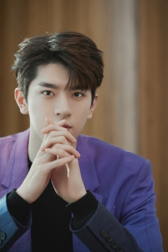 林一俊朗帅气写真