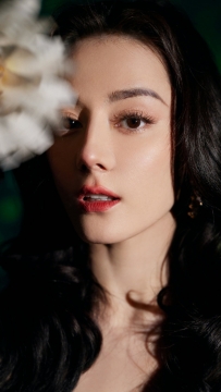迪丽热巴性感妩媚写真手机壁纸