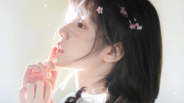 唯美氧气少女高清桌面壁纸