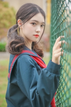 网球场边JK制服少女甜美写真