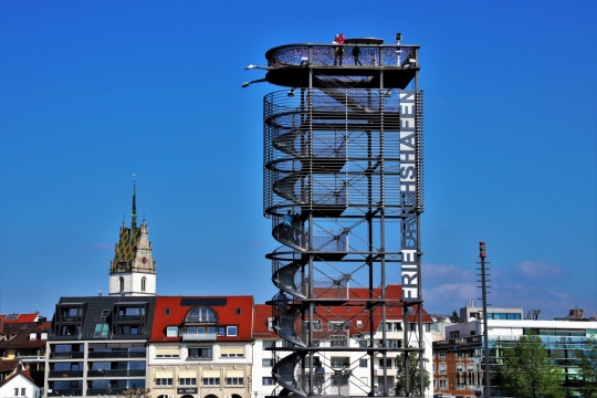 小镇时尚风格房屋螺旋阶梯观景台外观