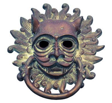 白色背景上猫头造型的铺首