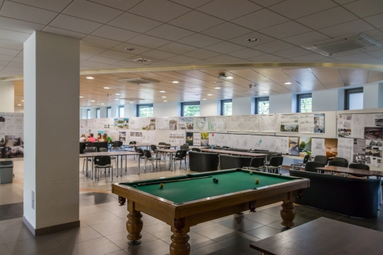 娱乐室台球桌广角摄影