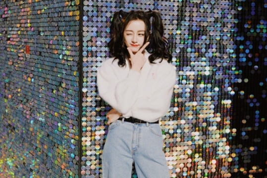 美女明星迪丽热巴性感优雅写真