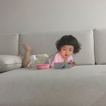 唯美可爱小女孩搞笑写真图片