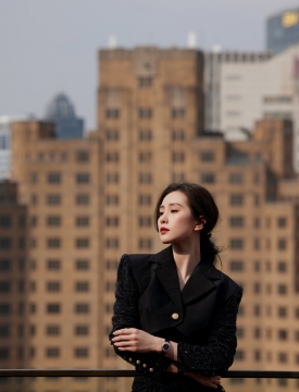 刘诗诗优雅干练写真