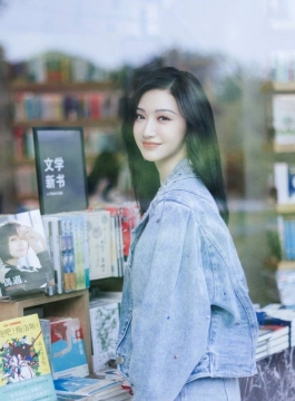 性感美女明星景甜妩媚写真