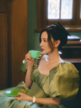 性感美女明星张萌微博之夜写真图片