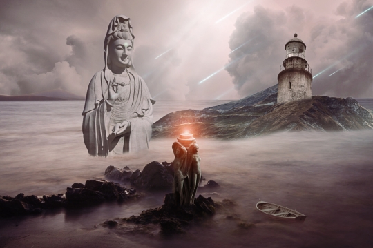 奇幻流星天空大海浮现灰色大佛塑像