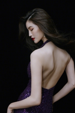 性感美女明星何穗妩媚诱惑写真