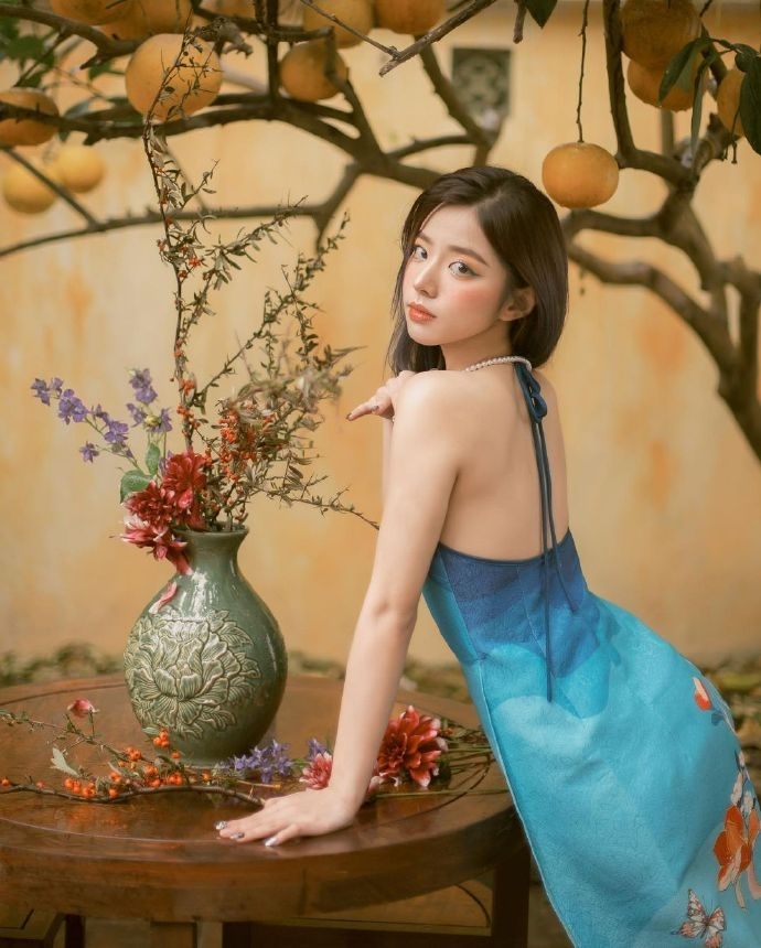 性感美女前凸后翘妖娆诱惑撩人写真