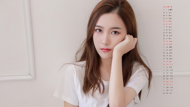 2021年6月氧气美女高清桌面日历壁纸