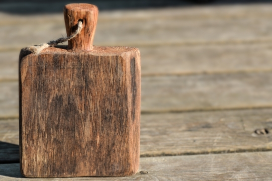 木板雕刻打磨木头手工工艺品