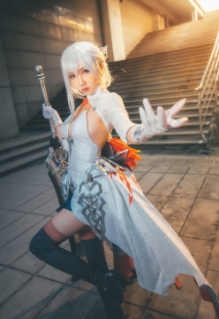 美女摄影_白雪姬COS战斗制服性感美图