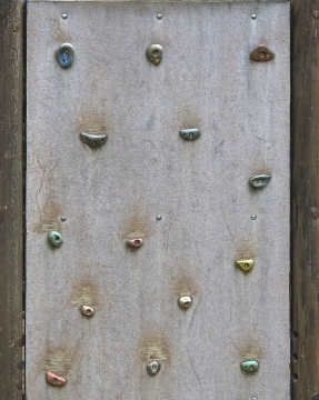 灰色攀岩墙壁特写摄影