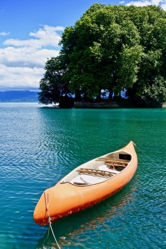 海边小镇丛林停泊船只皮划艇外景