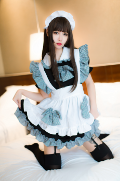 吊带袜女仆性感撩裙美拍