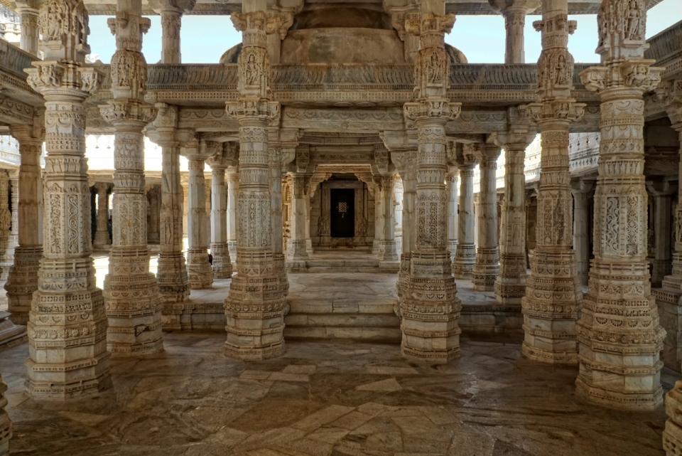 印度古老历史千柱庙寺庙建筑