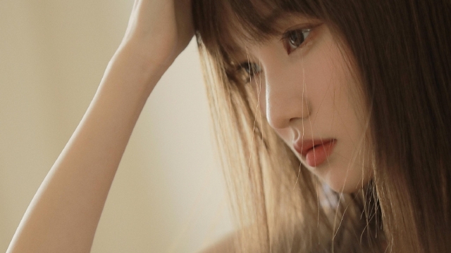 清纯冷艳气质美女电脑桌面高清壁纸