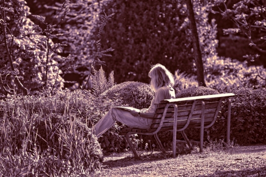 清新复古意境户外美女