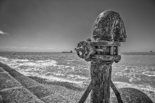 水龙头大海谁台阶石头天空节约用水水源