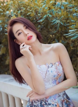 性感美女明星戚薇妩媚诱惑写真