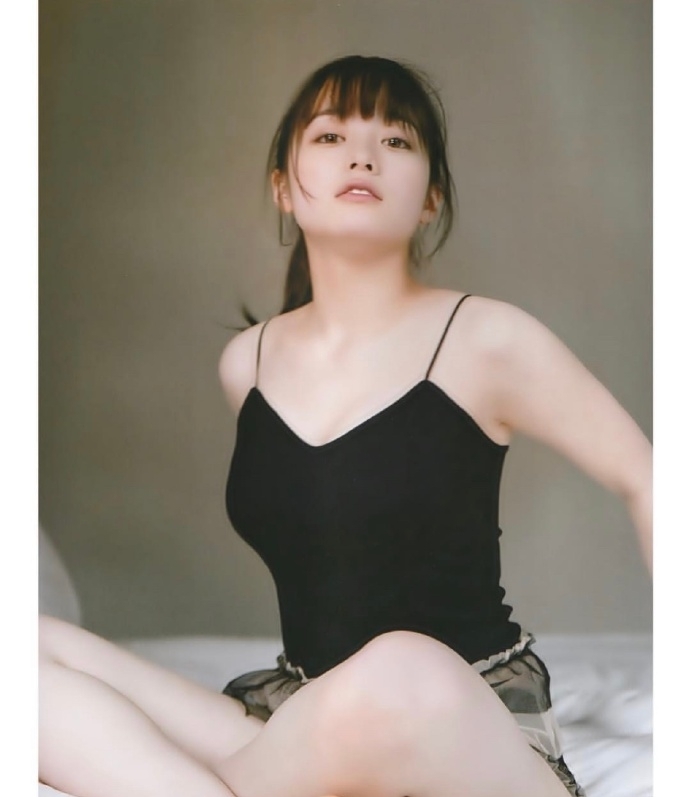 日本女明星桥本环奈性感写真图片