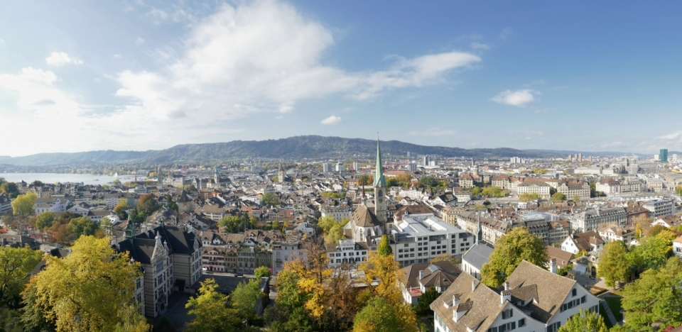 风光摄影_瑞士苏黎世城市街道房屋建筑仰拍全景