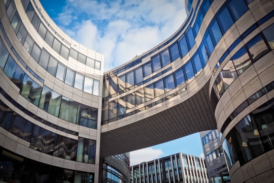 设计创意弧形现代化建筑房屋外墙