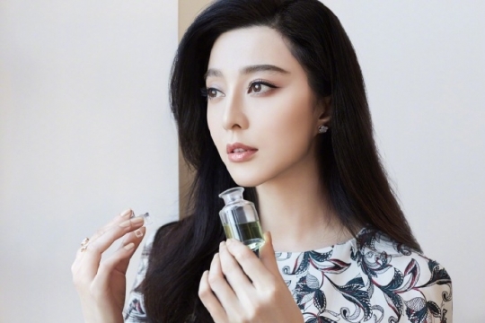 性感美女明星范冰冰妩媚优雅写真