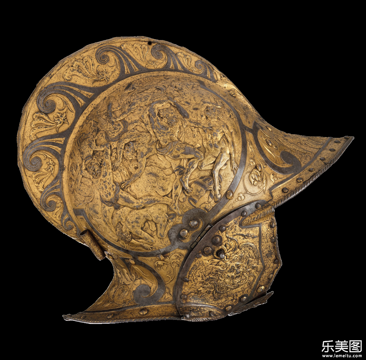 印有浮雕花纹的中世纪贵族肩甲