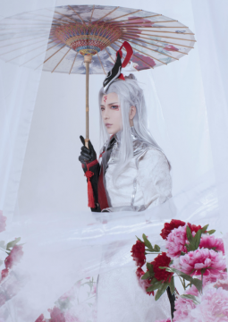 人物摄影_纱帐前古装美男撑伞优雅写真