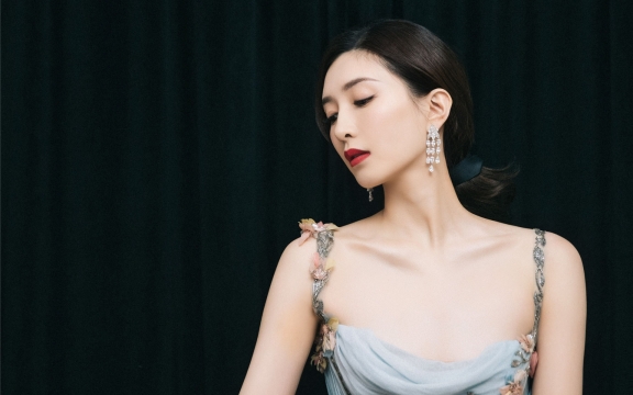 江疏影长裙性感撩人高清桌面壁纸