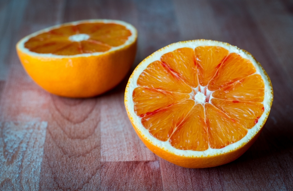 平整切开鲜美甜橙水果美图