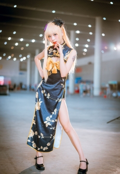 性感美腿同人cos旗袍美少女漫展返图