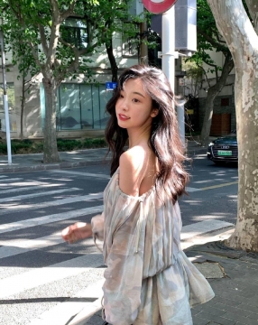 抖音网红一栗小莎子性感写真图片